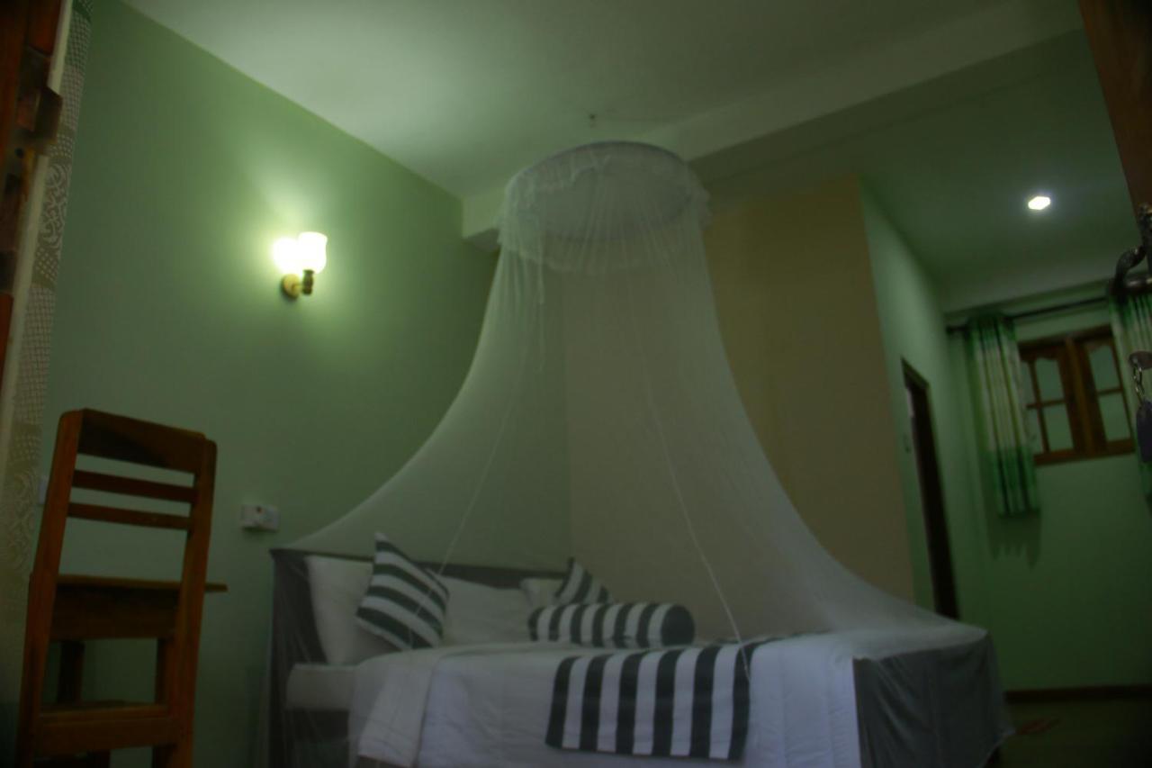 Dinaro Guest Hotel Ella Eksteriør billede