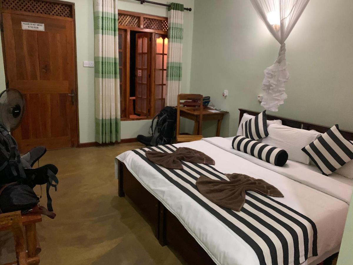Dinaro Guest Hotel Ella Eksteriør billede